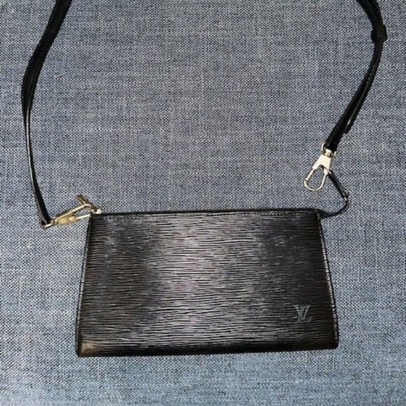 Louis Vuitton Epi Pochette Accessories - Picture 1 of 8